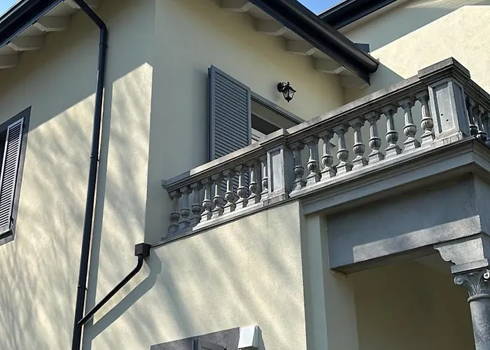 Prázdninový dům Red Leaf Como